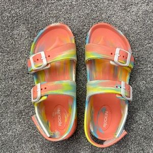 Rockin adorable childrens sandals!